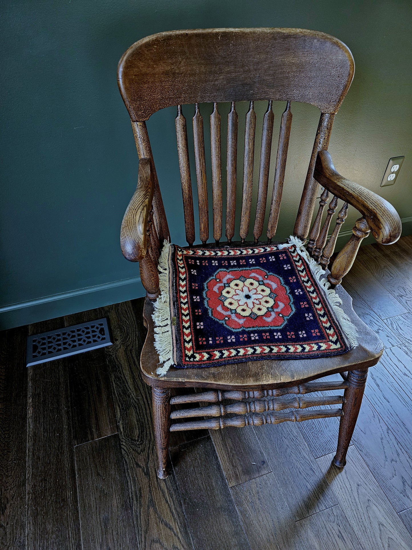 Vintage Small Rug - 1.3' x 1.6'